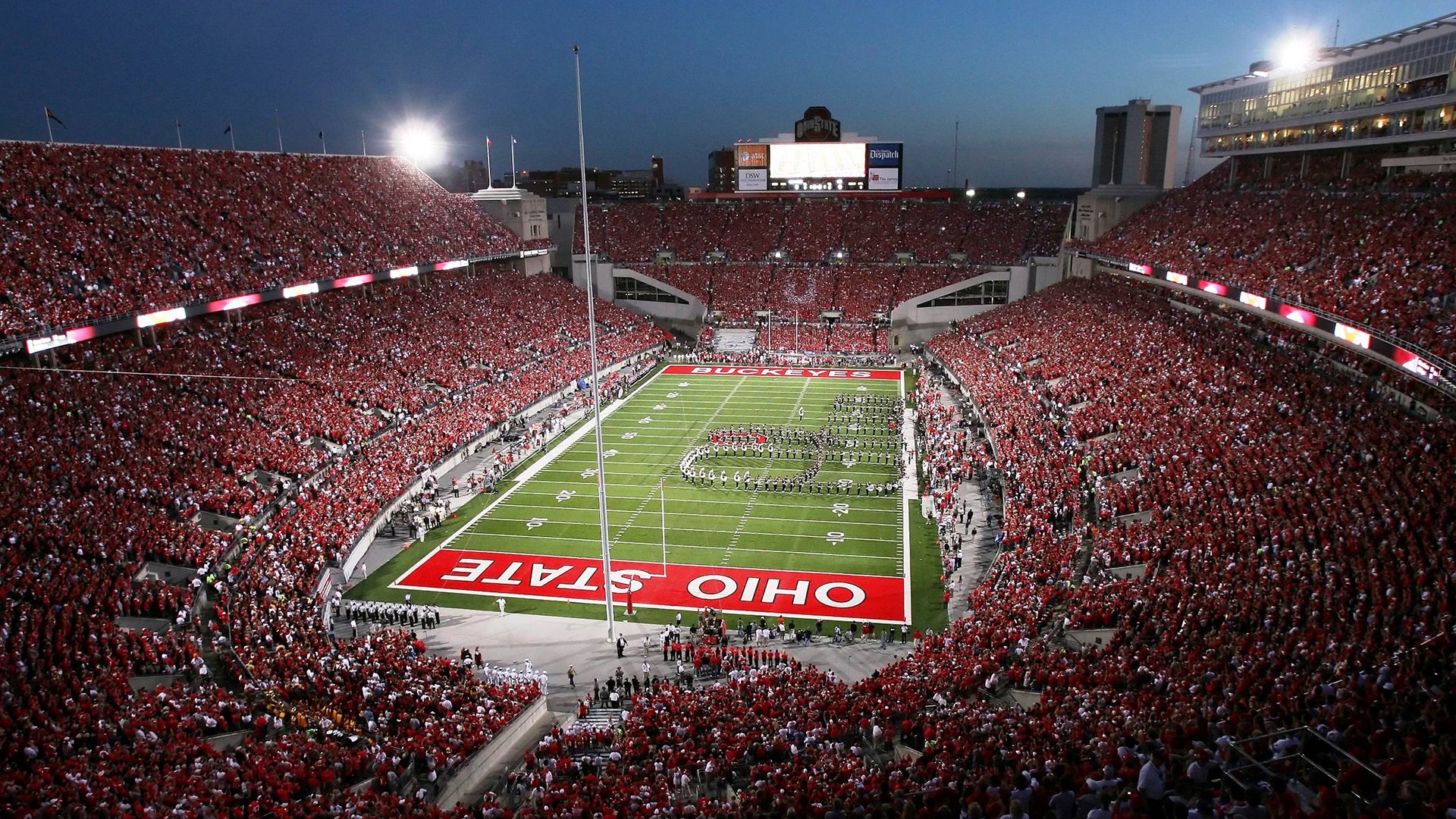 德甲争冠战之夜，詹姆斯在焦点战证明自己